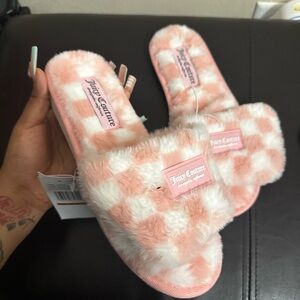 Juicy Couture Womens slides/ slippers